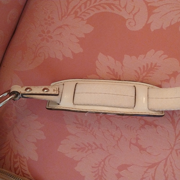 VGUC. Coach signature C canvas shoulder bag. - Picture 15 of 16